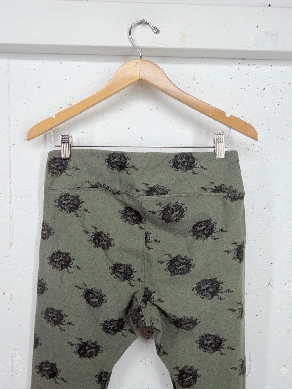 Pact Women’s Size Large Olive Green Grateful Dead Leggings - Picture 4 of 12